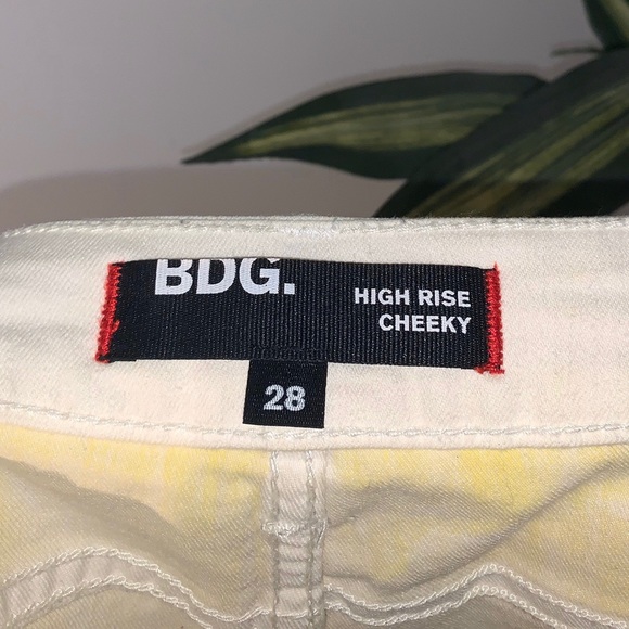 high rise BDG yellow shorts - Picture 3 of 3